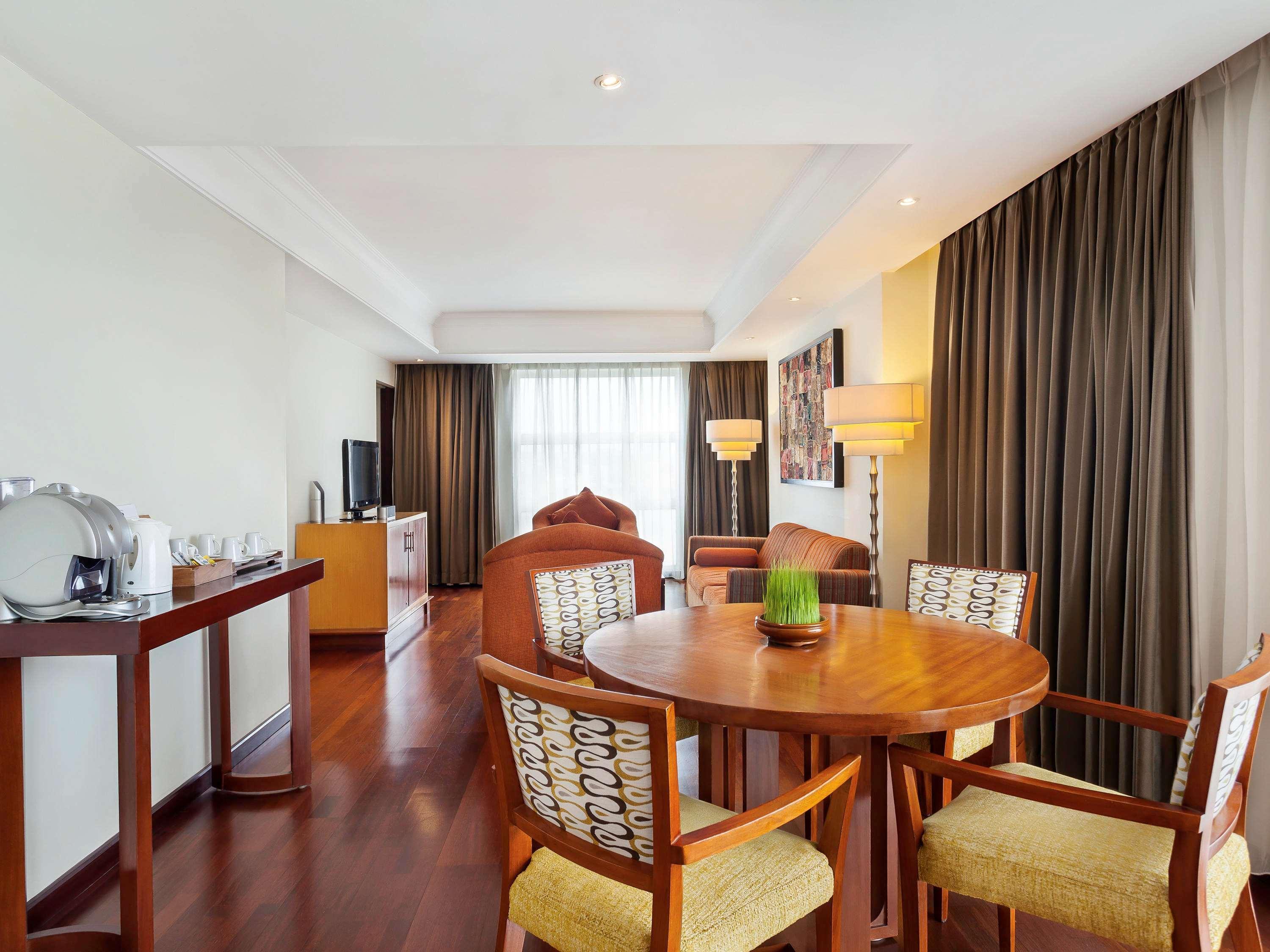 Novotel Semarang Exterior foto