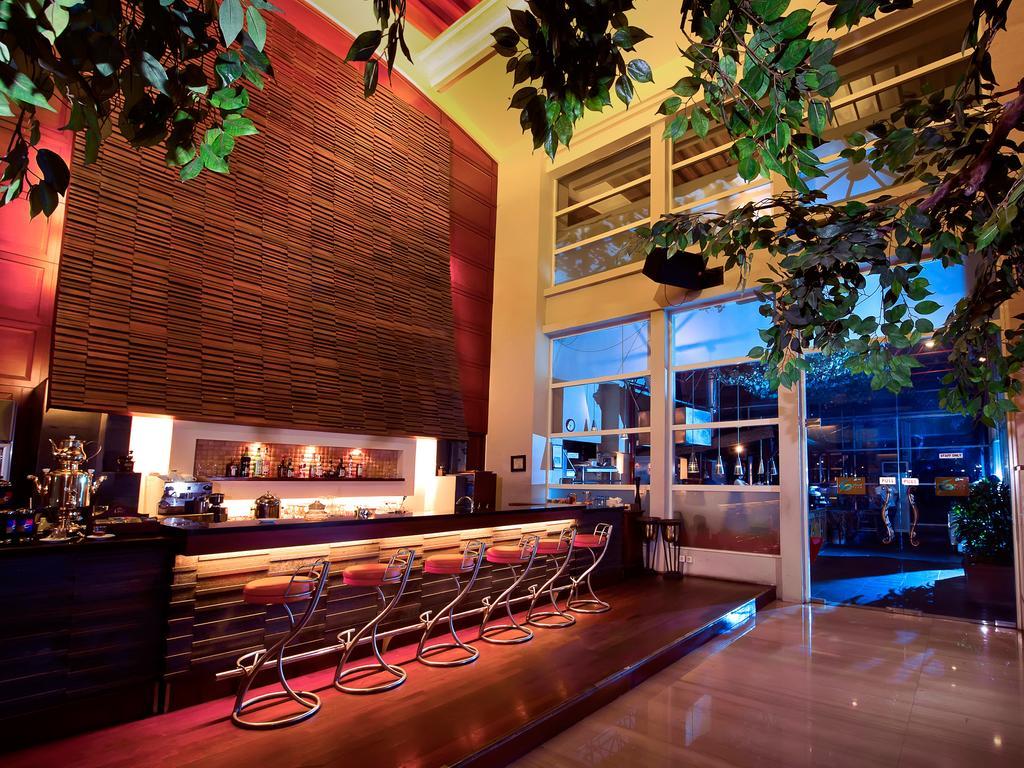 Novotel Semarang Exterior foto